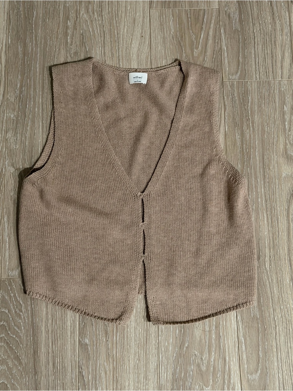 Aritzia Wilfred Basque Sweater Vest